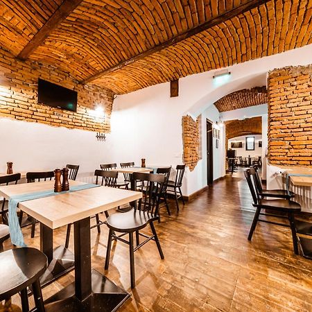 Casa Chitic - Hotel & Restaurant- Str Nicolae Balcescu 13 Braşov Buitenkant foto