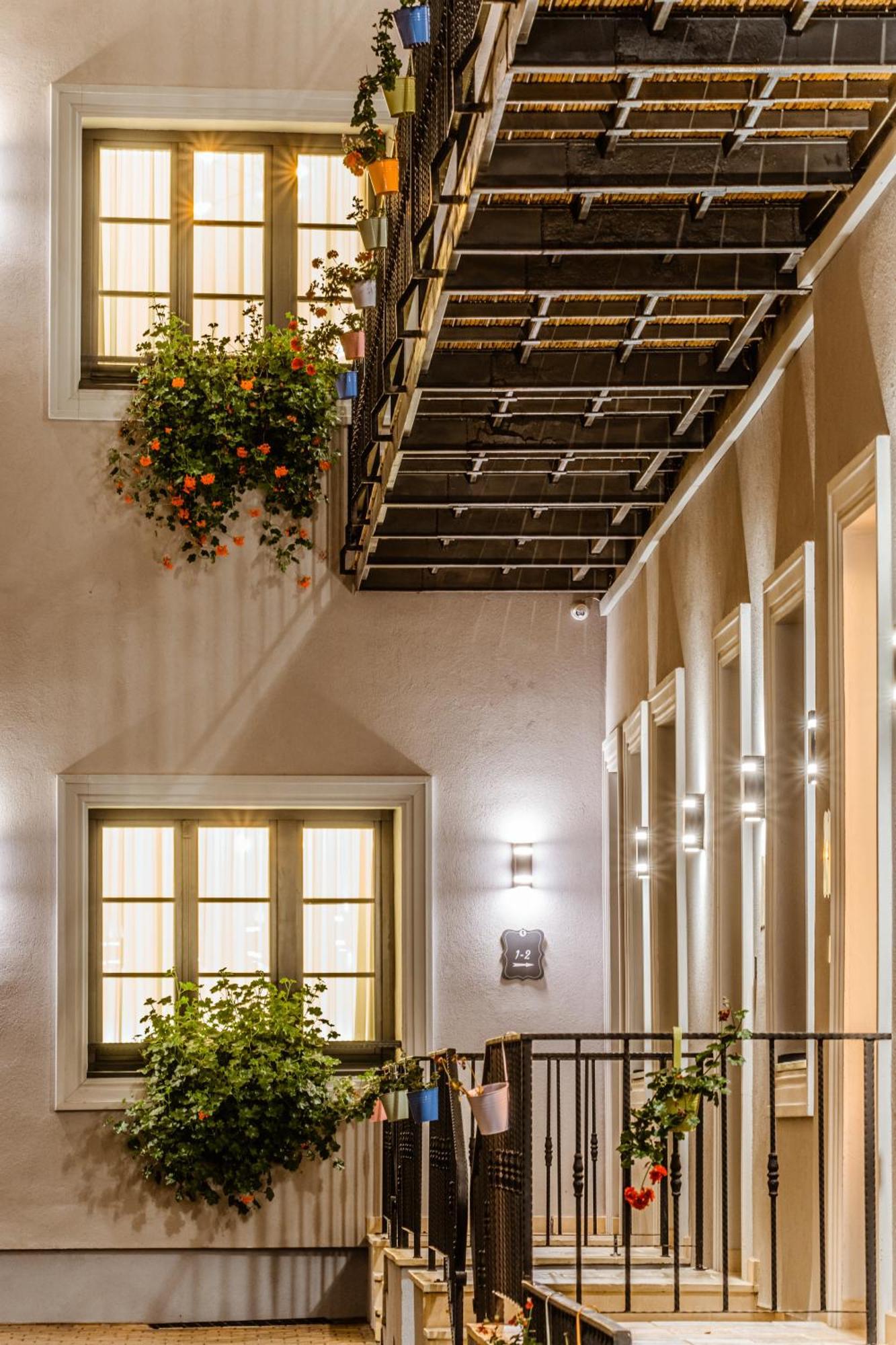 Casa Chitic - Hotel & Restaurant- Str Nicolae Balcescu 13 Braşov Buitenkant foto