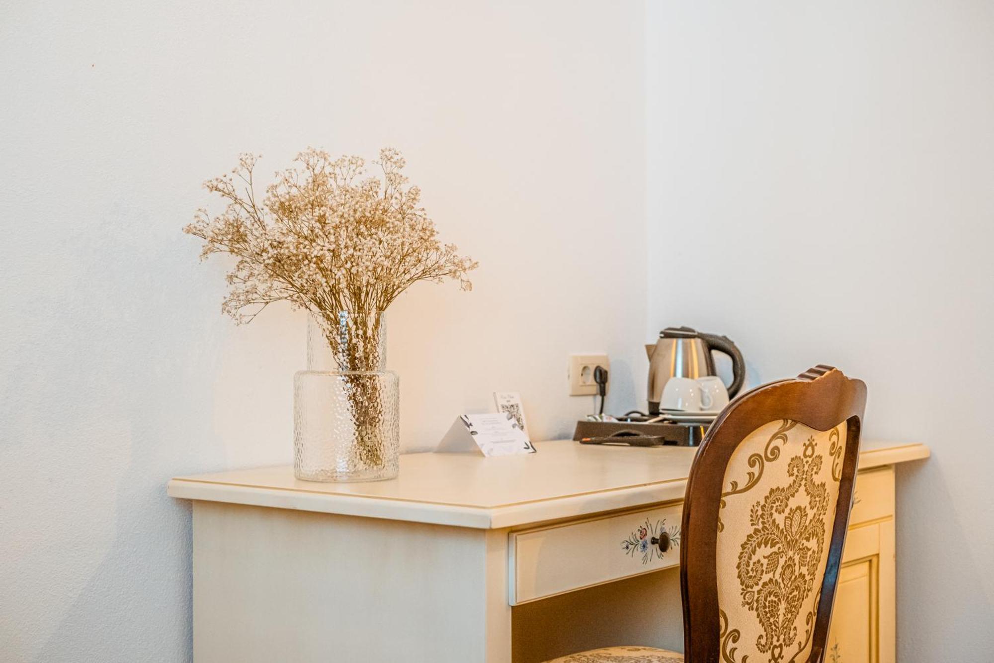 Casa Chitic - Hotel & Restaurant- Str Nicolae Balcescu 13 Braşov Buitenkant foto